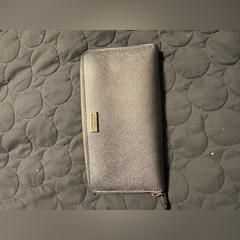 KATE SPADE WALLET - SILVER COLOR